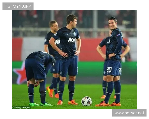 巴黎圣日耳曼内忧外患：战术混乱与更衣室矛盾正将豪门拖入深渊