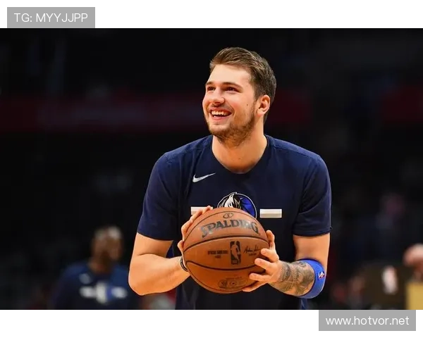 东契奇休赛期天天吃牛排配红酒，自律人设崩了？