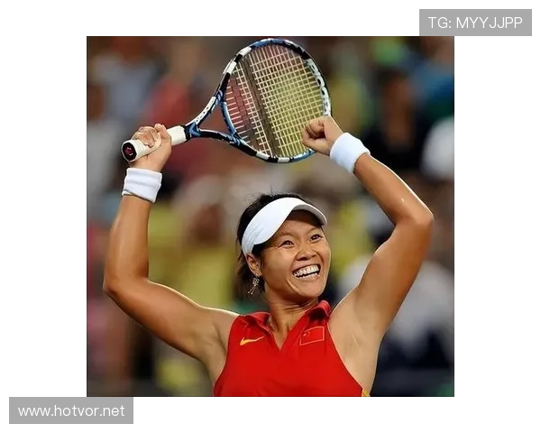 李娜那双手不知道抹了多少汗，教练都看傻了这自律模式太魔幻了吧