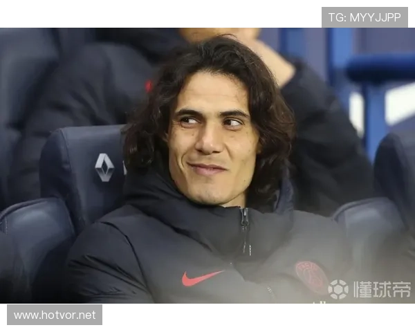 卡瓦尼训练完顺手把蛋白粉当奶粉冲给孩子喝了