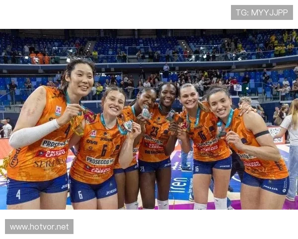 布兰登·罗伊连续突破打出高效得分助力球队关键回合拉开差距